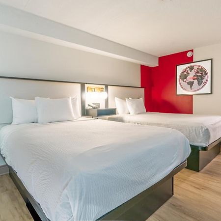 Ramada By Wyndham Kingstonモーテル エクステリア 写真