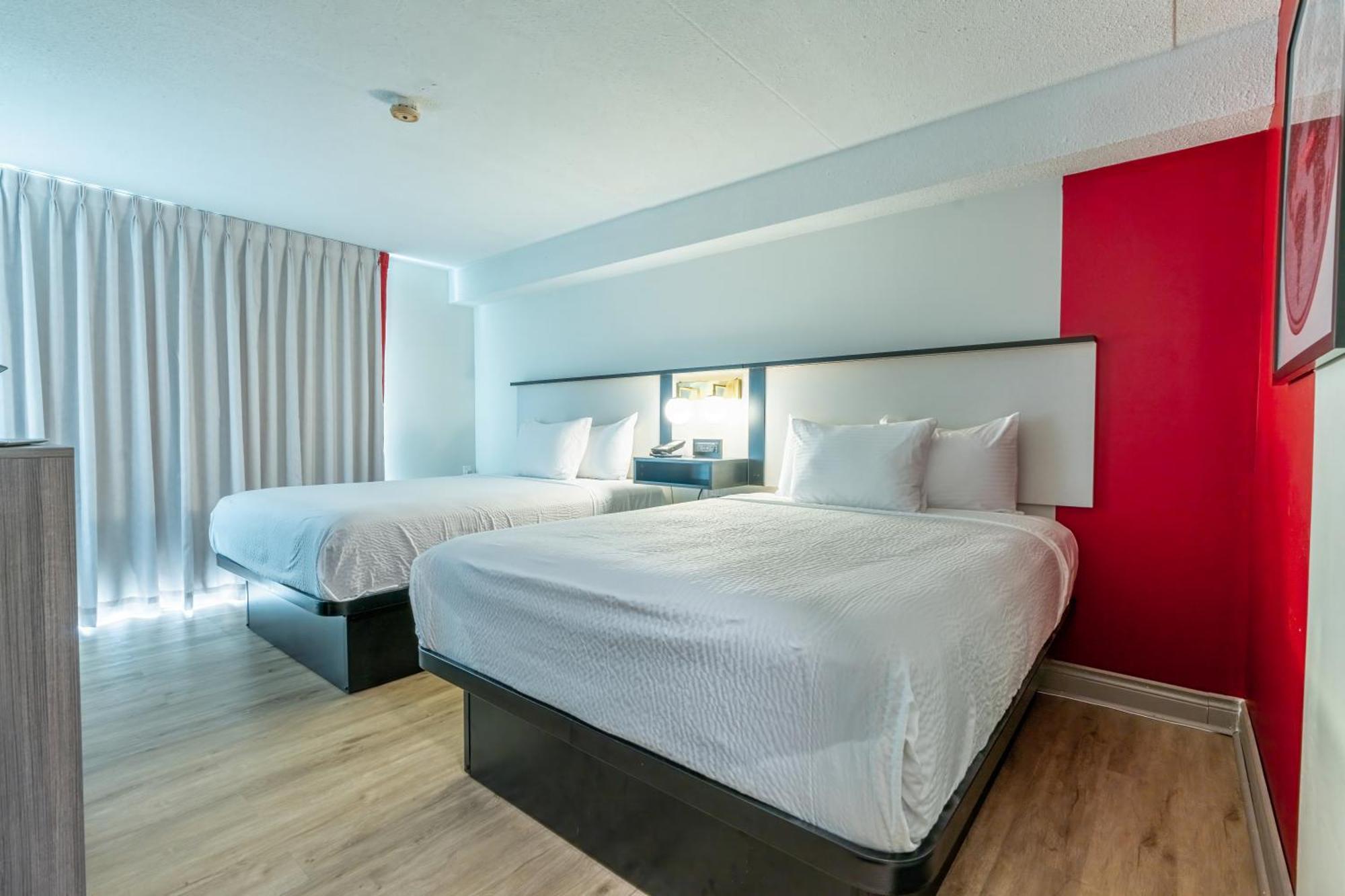 Ramada By Wyndham Kingstonモーテル エクステリア 写真