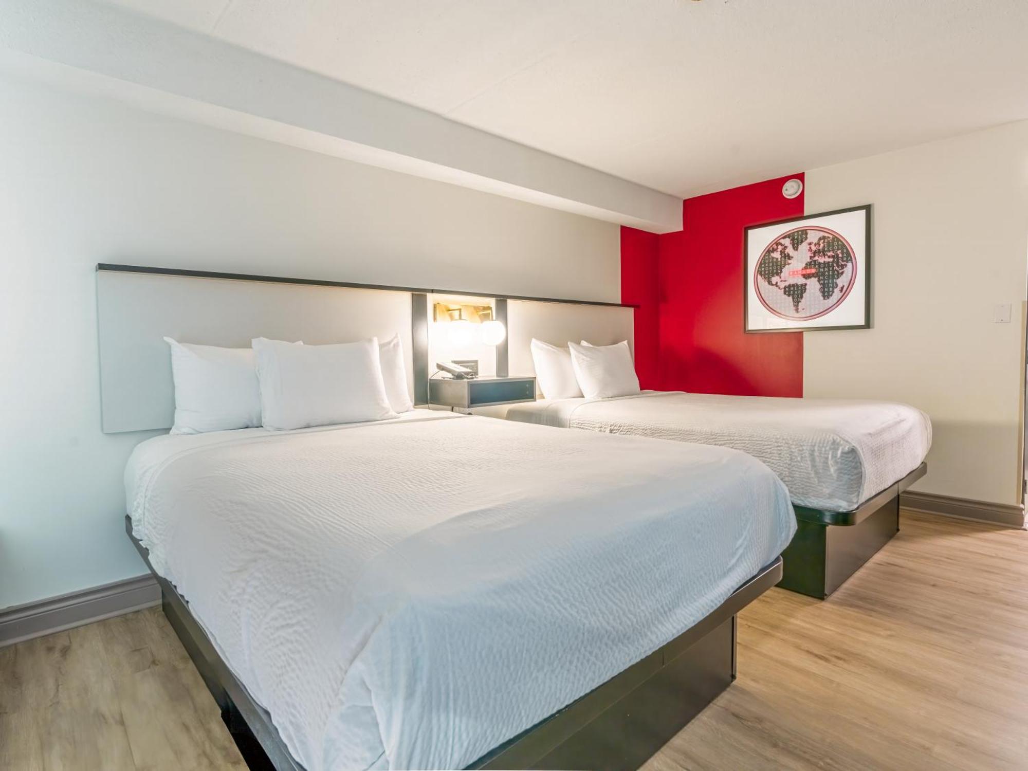 Ramada By Wyndham Kingstonモーテル エクステリア 写真