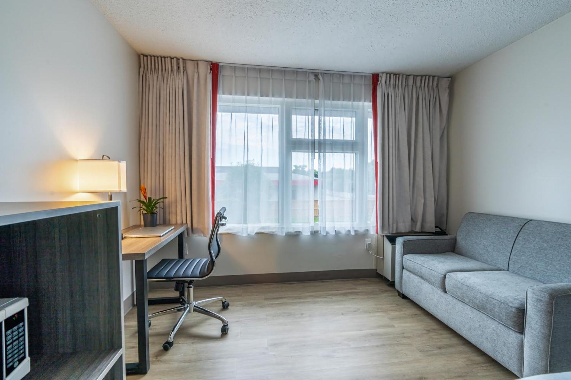 Ramada By Wyndham Kingstonモーテル エクステリア 写真