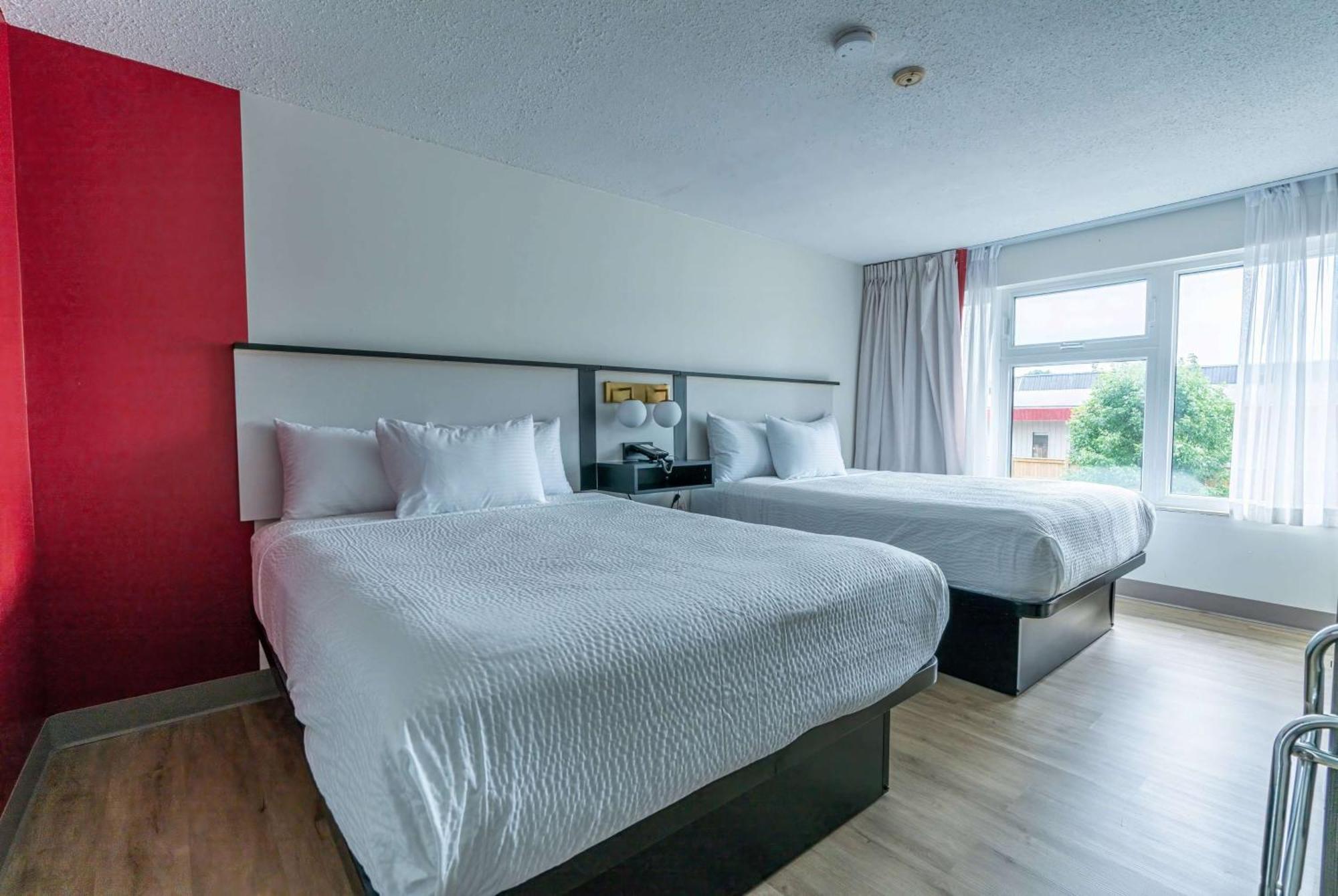 Ramada By Wyndham Kingstonモーテル エクステリア 写真