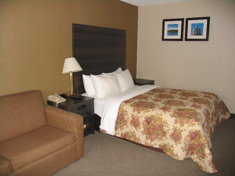 Ramada By Wyndham Kingstonモーテル エクステリア 写真